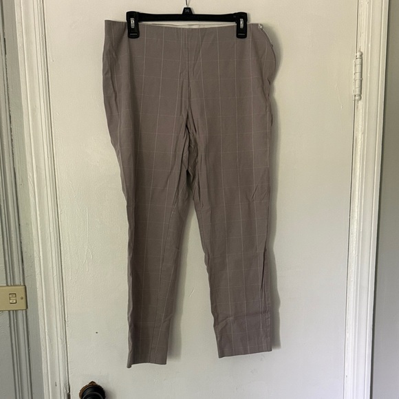 Women’s Gray Checkered Ankle Pants - Picture 1 of 2